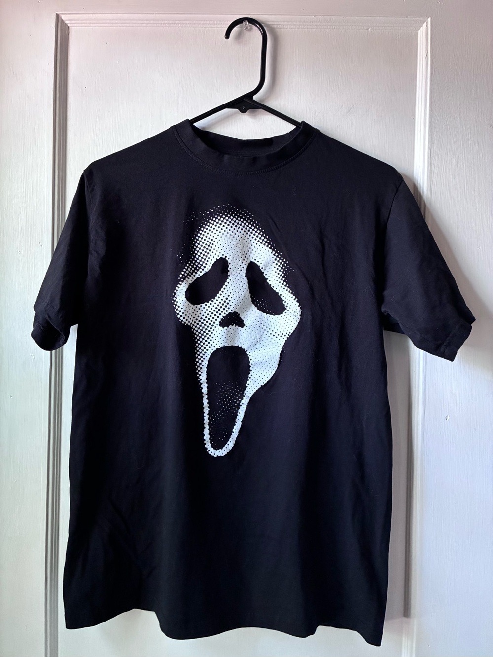 Bioworld Ghostface Dithers Mask black graphic t-shirt